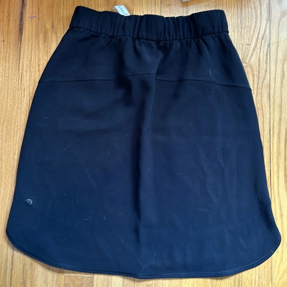 Lululemon sz 6 On The Fly Skirt *Woven Black pockets tie and elastic waist VGUC - Picture 9 of 13